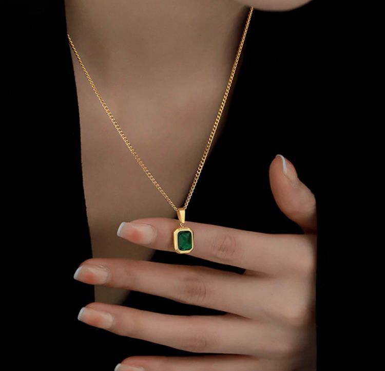 Emerlad Glow Necklace